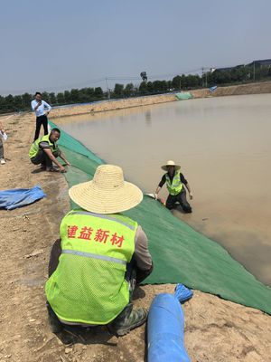 ইন্ডাস্ট্রিয়াল ড্রেনেজ চ্যানেলের জন্য ক্ষয় প্রতিরোধী সিমেন্ট ডকটপ - 4 মিটার প্রস্থের ভারী-ডুয়িং লিনার